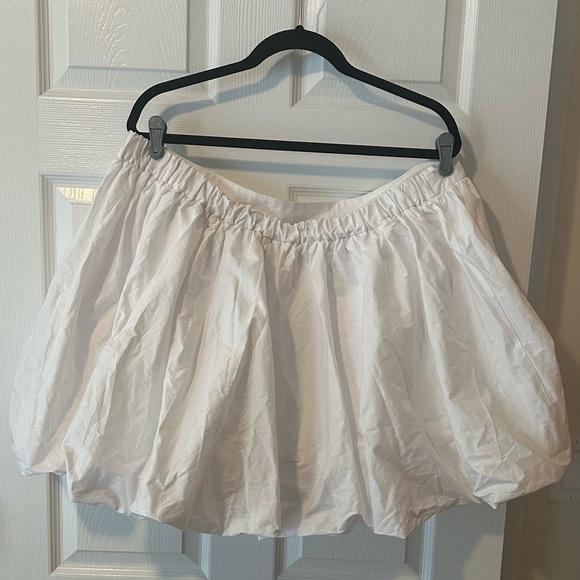 Eloquii Women's White Mini Skirt Bubble Hem size 18 - Picture 5 of 6